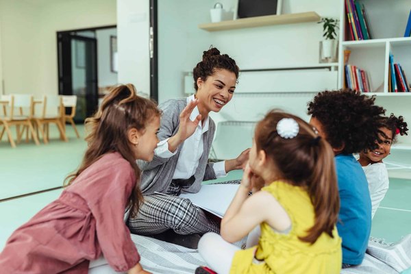 Comment les futurs parents peuvent-ils établir des limites saines avec la famille élargie avant l'arrivée du bébé ?
